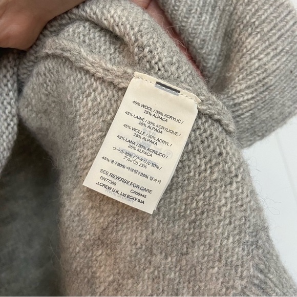 J. Crew - Turtleneck Sweater with Notched Hem - Gray - Size XS - E5934 - Picture 11 of 15